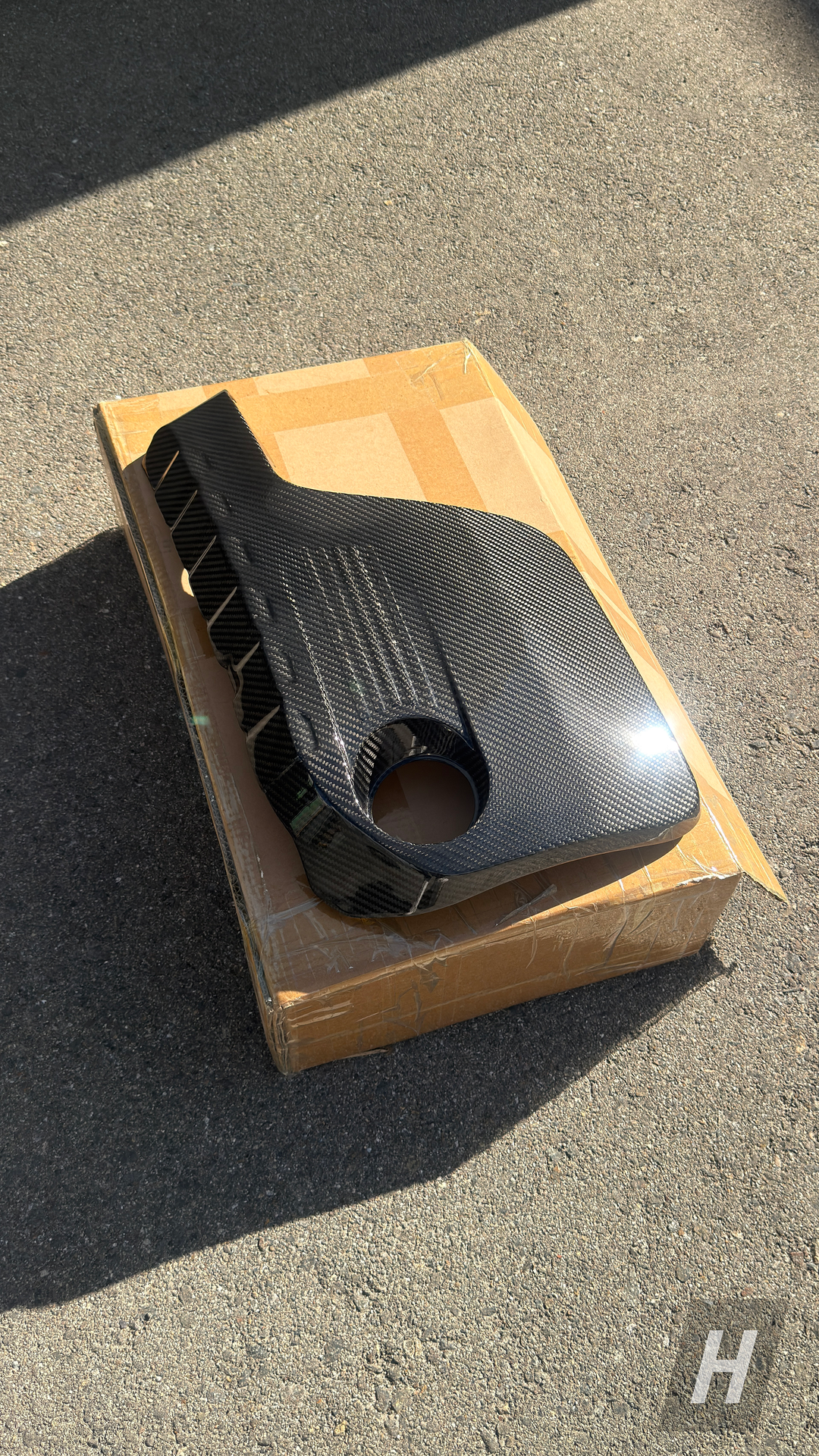 Performance V1 Carbon Fiber Engine Cover (S55) - F80 M3 | F82 / F83 M4 | F87 M2C