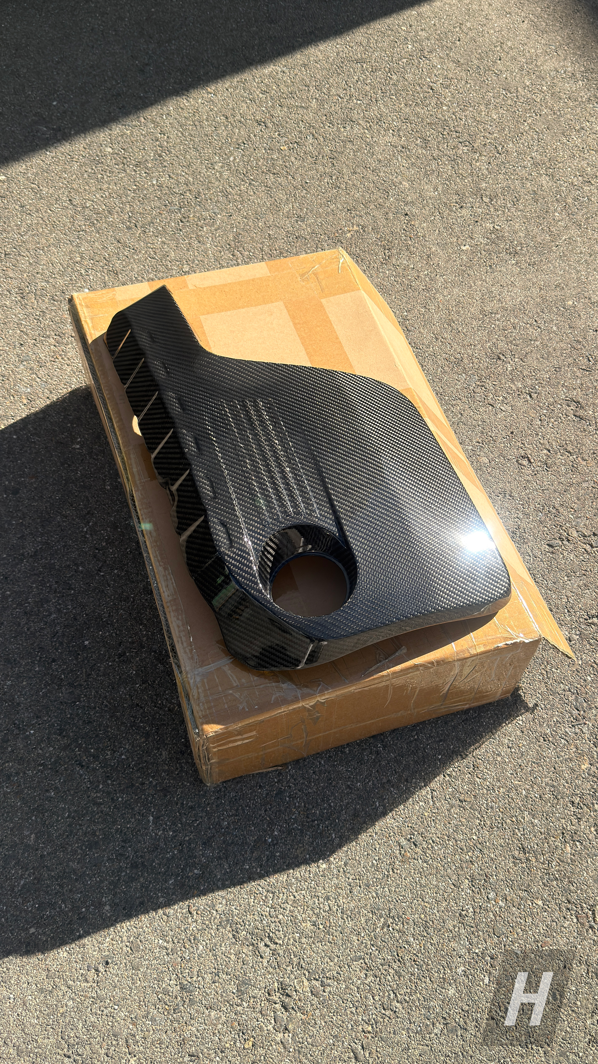 Performance V1 Carbon Fiber Engine Cover (S55) - F80 M3 | F82 / F83 M4 | F87 M2C