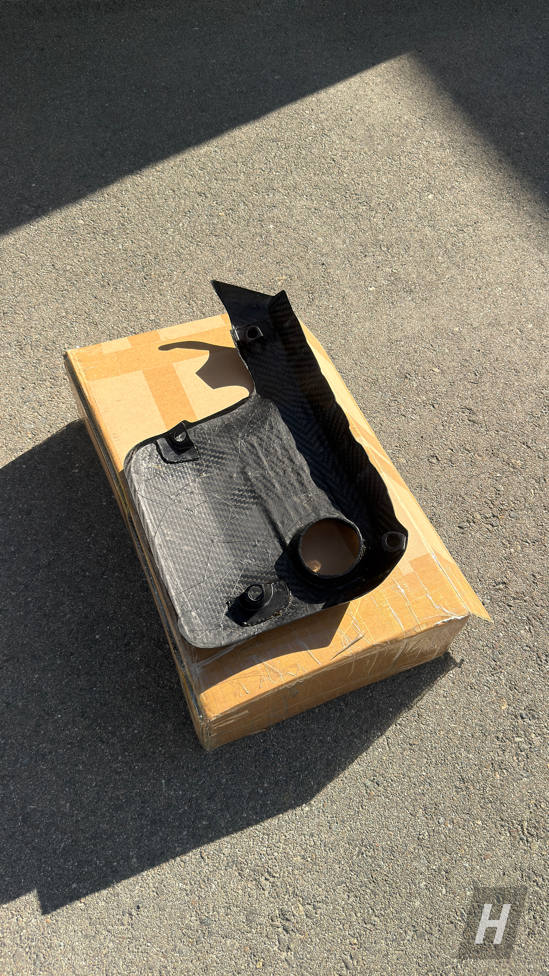 Performance V1 Carbon Fiber Engine Cover (S55) - F80 M3 | F82 / F83 M4 | F87 M2C - Image 3
