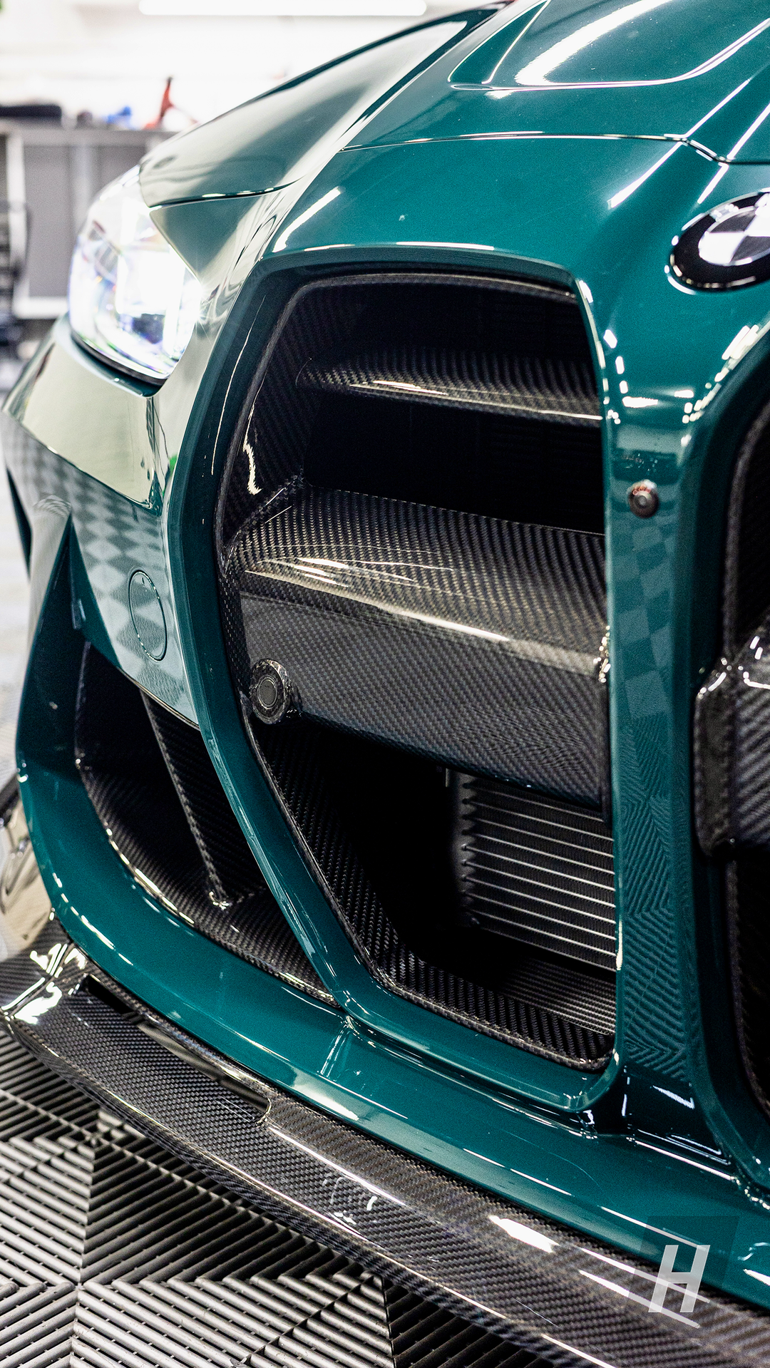 VR2 (V Style) 1-Piece Carbon Fiber Front Grill - G80 M3 | G82 / G83 M4