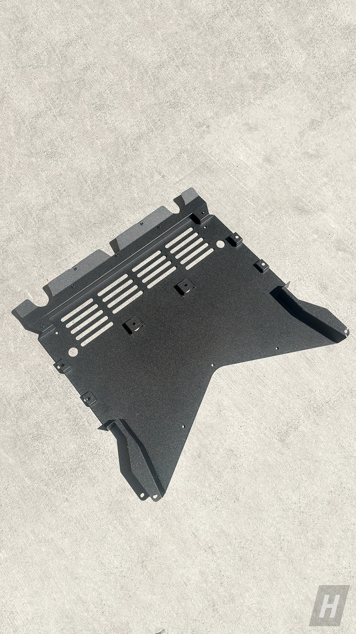 HM S68 Oil Cooler Skid Plate for BMW G90 M5 / G99 M5 Touring
